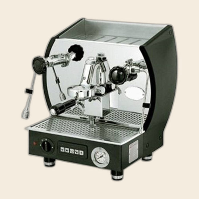 969 Globus eingruppige Siebträger-Espressomaschine in Schwarz, freigestellt
