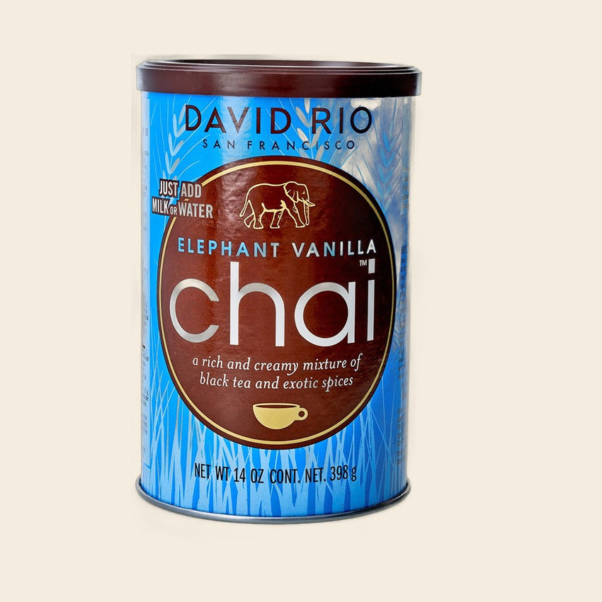 David Rio Elephant Vanilla Chai – 398 g Dose, freigestellt vor cremefarbenem Hintergrund