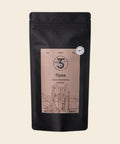 Apas | BIO Espresso aus Brasilien von drei & fünf Rösterei – Kaffeebeutel, freigestellt