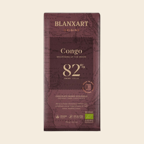 BLANXART Congo Mountains of the Moon 82 % – Schokoladentafel 75 g, freigestellt auf Creme