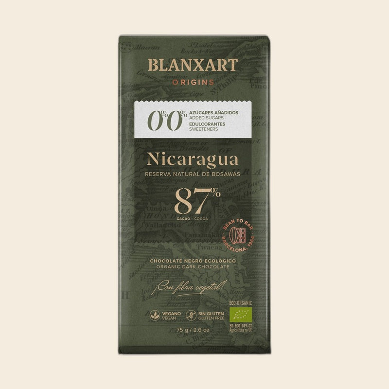 BLANXART Nicaragua 87 % Reserva Natural de Bosawás – Schokoladentafel 75 g, freigestellt auf Creme