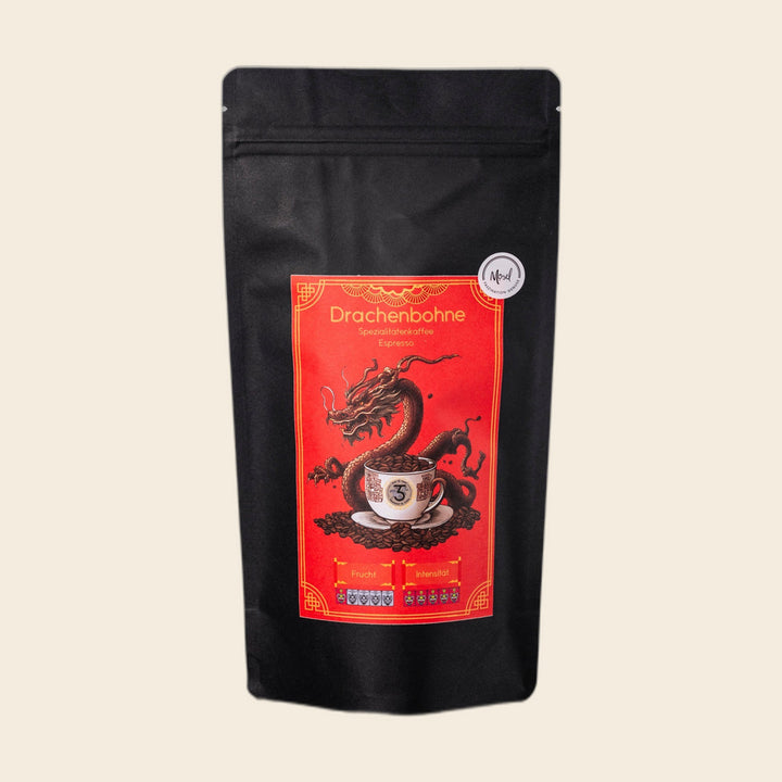 Drachenbohne | Espresso aus Vietnam von drei & fünf Rösterei – Kaffeebeutel, freigestellt