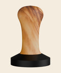 Elba Espresso-Tamper mit Olivenholz-Griff und Teflon-Tamperbasis, freigestellt