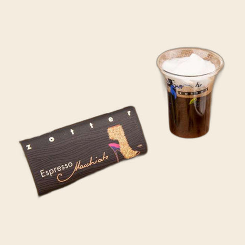 Espresso "Macchiato" – handgeschöpfte Schokolade von Zotter – weitere Ansicht, freigestellt