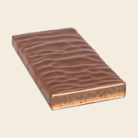 Haselnuss und Honigmarzipan – handgeschöpfte Schokolade von Zotter – weitere Ansicht, freigestellt
