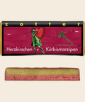 Herzkirschen & Kürbismarzipan – handgeschöpfte Schokolade von Zotter, freigestellt