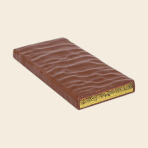 Kürbiskern mit Marzipan – handgeschöpfte Schokolade von Zotter – weitere Ansicht, freigestellt