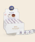Cremino Fiat Classico – Display (100 Stück) von Majani – Packung freigestellt auf cremefarbenem Hintergrund