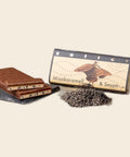 Misokaramell & Sesam – handgeschöpfte Schokolade von Zotter – weitere Ansicht, freigestellt