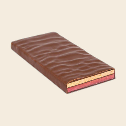 Rote Früchtchen – handgeschöpfte Schokolade von Zotter – weitere Ansicht, freigestellt