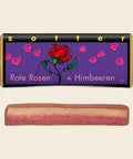 Rote Rosen + Himbeeren – handgeschöpfte Schokolade von Zotter, freigestellt